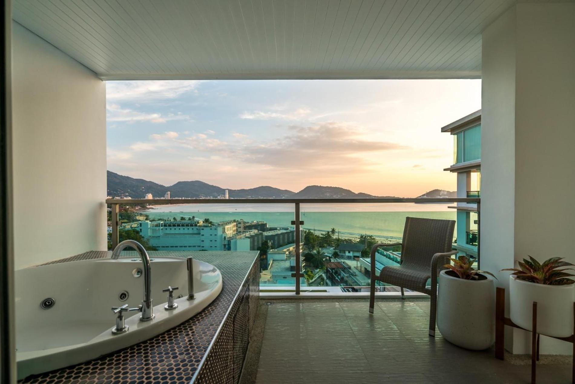 Baycliff Residence By Lofty Patong Esterno foto